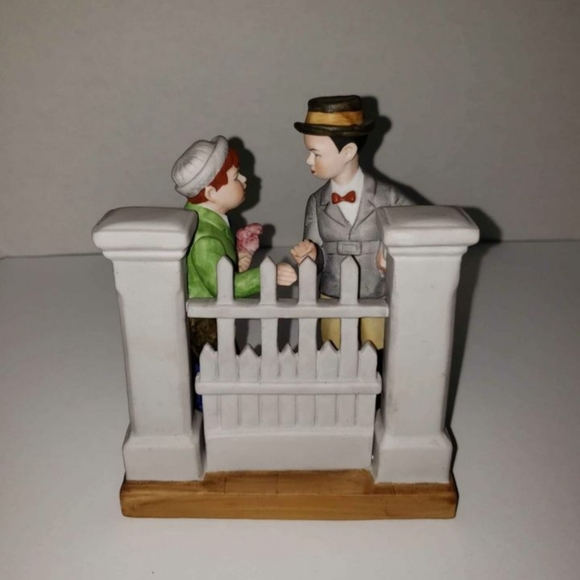 The Danbury Mint Norman Rockwell The Rivals Porcelain Figurines Hand Crafted - Picture 3 of 6